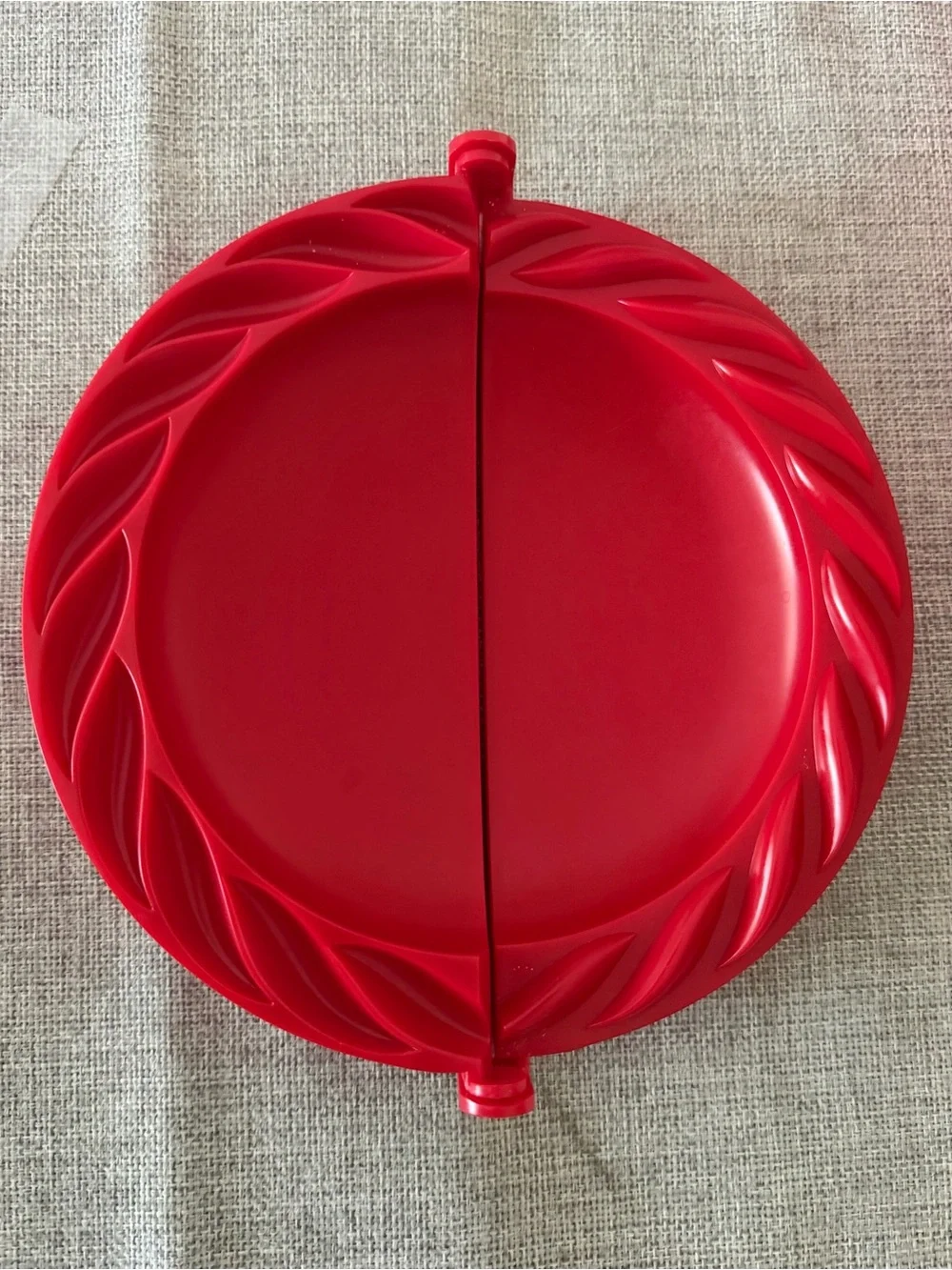 Williams-Sonoma Calzone Mold Italian-Style Stuffed Pizza Maker